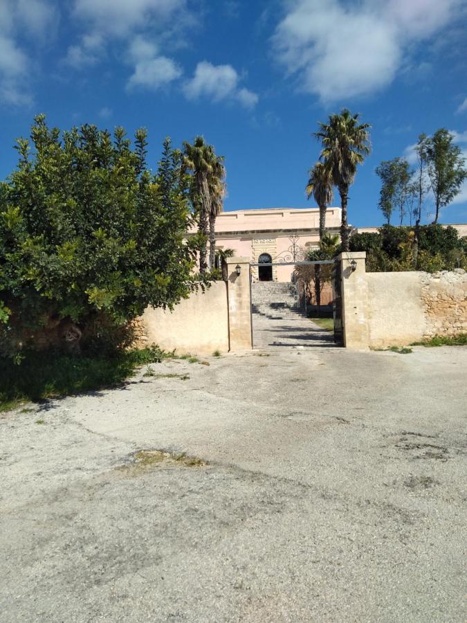 איספיקה Villa Principe Di Belmonte מראה חיצוני תמונה