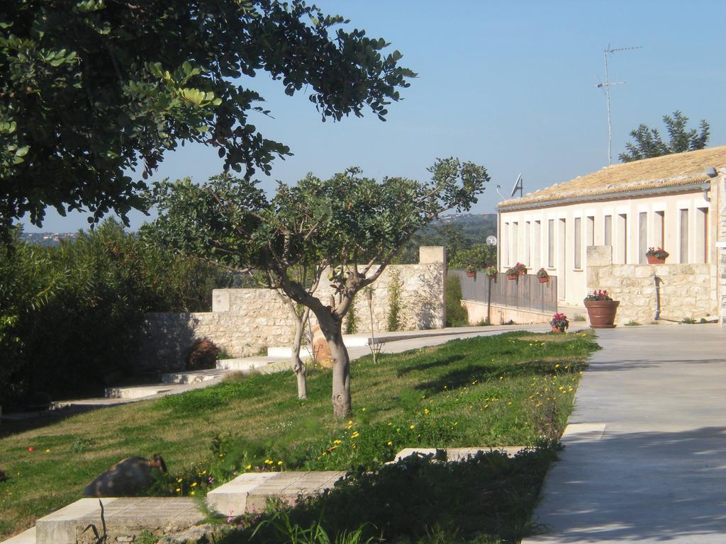 איספיקה Villa Principe Di Belmonte מראה חיצוני תמונה